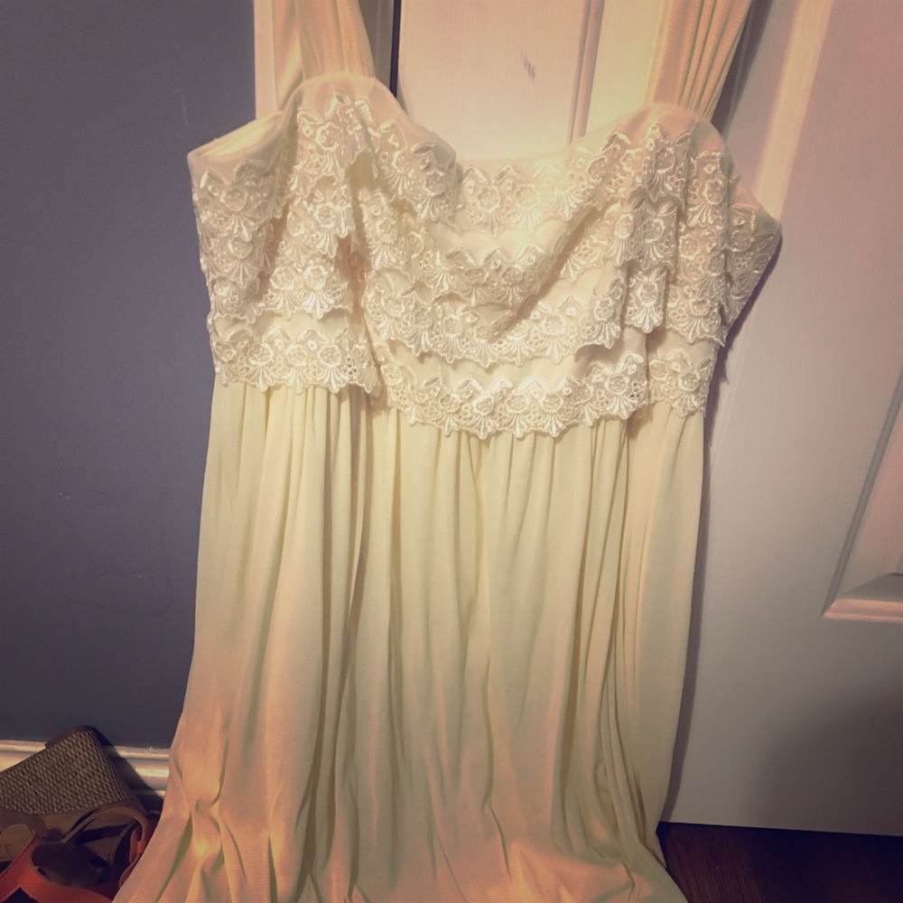 Dress with lace
